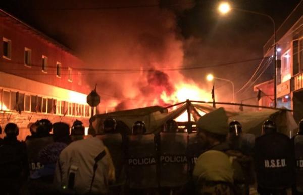 Basta de represión en Tierra del Fuego. Solidaridad con los docentes del Sutef