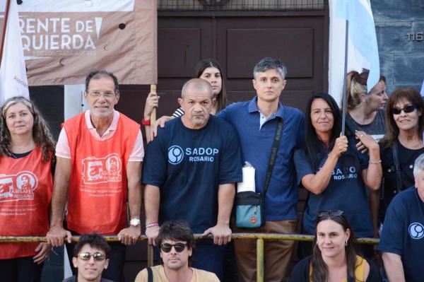Paro y acto por la reincorporación del compañero Franco Casasola, en el Instituto D Ibarre de Rosario