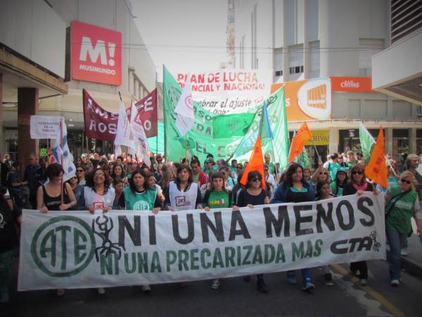 Masiva movilización en el marco de la jornada nacional de lucha.  