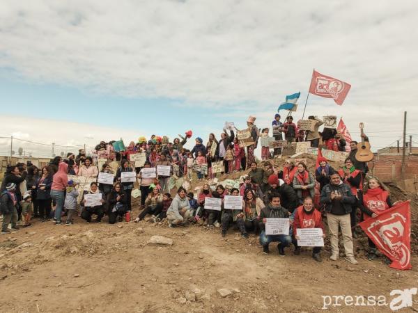 ¡La comunidad qom del suroeste levanta su voz, en defensa de su derecho a una educación digna! 