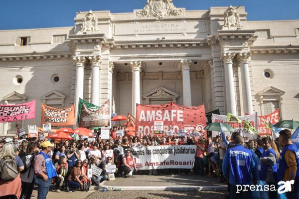 GRAN RESISTENCIA CONTRA LA REFORMA JUBILATORIA 