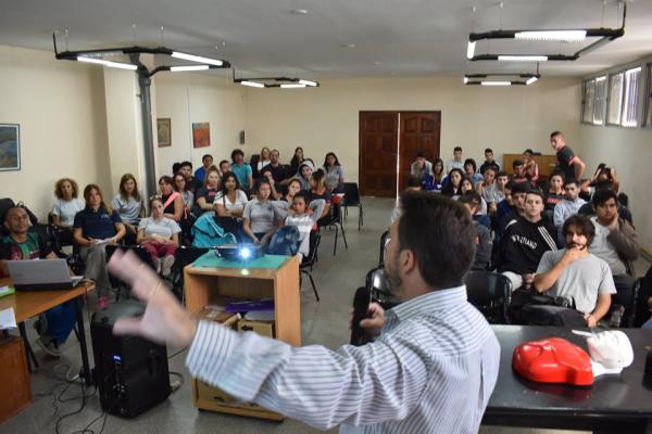 Curso de RCP en la escuela Las Heras