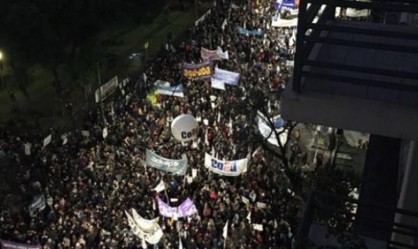 Apoyamos la gran lucha de docentes y estudiantes universitarios