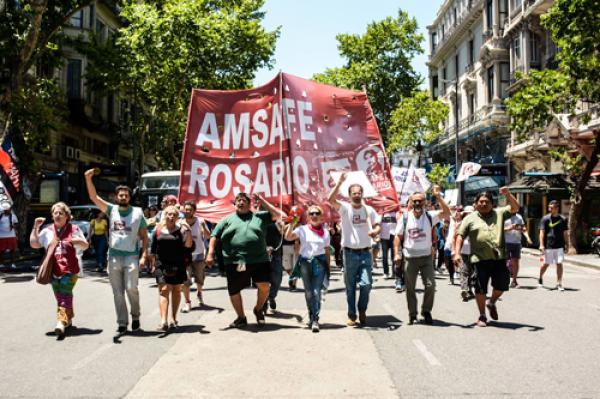 Una multitudinaria marcha frenó hoy la sanción de la Ley previsional