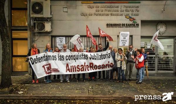 Los Compañeros Jubilados en la Incertidumbre y la Discriminación