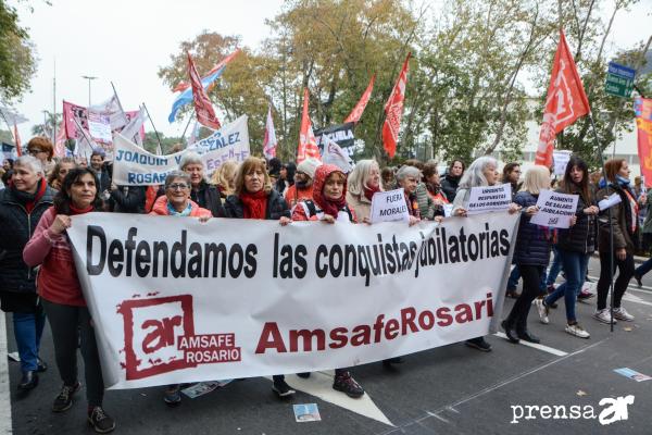 ¿Dentro de la ley todo, fuera de la ley nada? 