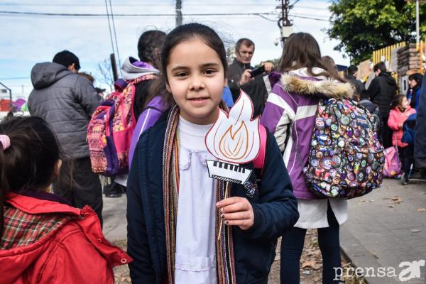 Abrazos Solidarios: Escuelas 117, 128 y 816. 