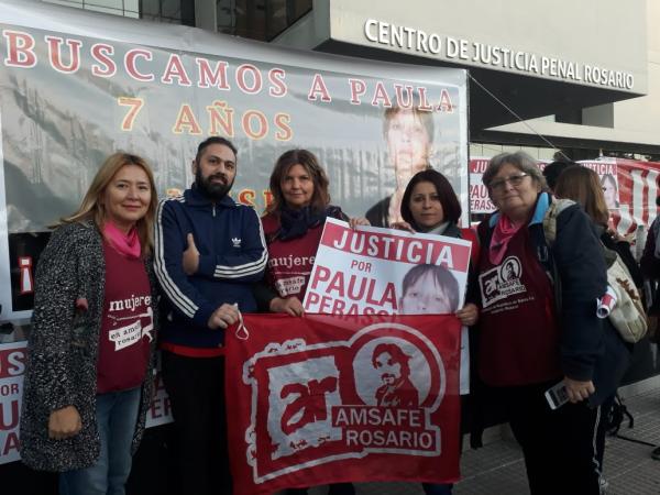 Paula Perassi: Acompañamos a sus familiares en el comienzo del jucio. 