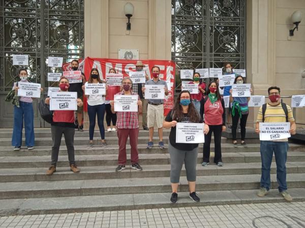 Masiva adhesión al paro en todo el Departamento