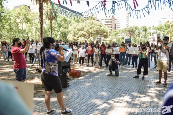 Importante concentración contra la anulación de las titularizaciones