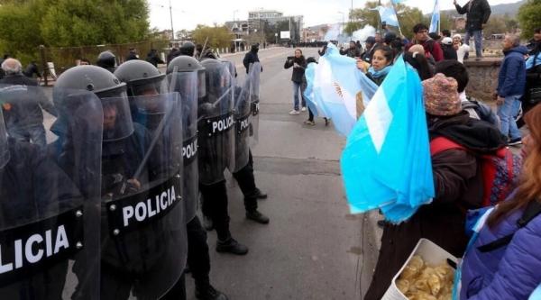 Nos solidarizamos con Andrés García y repudiamos la persecución de Morales