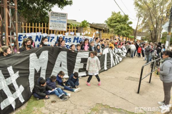 Abrazo solidario a la Escuela N°117