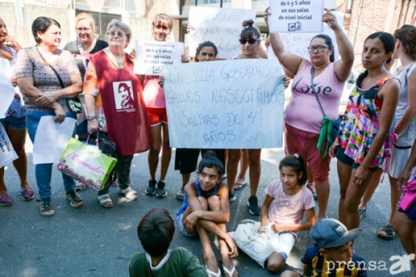 Movilización al ME por faltantes de lugares en jardines