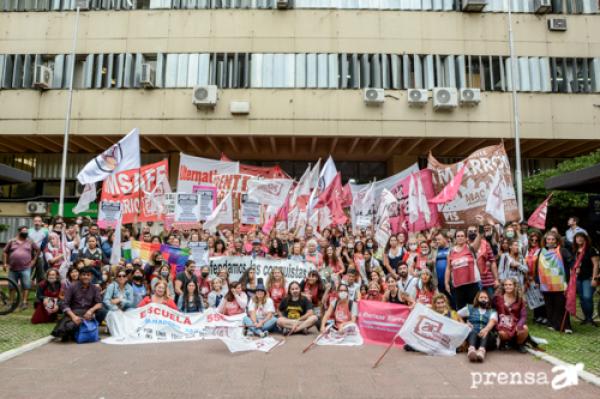 Acto de Amsafe y Sadop frente al Ministerio de Educación en Santa Fe