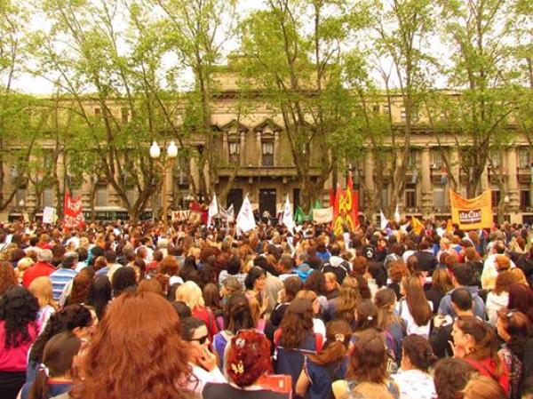 Nos organizamos para defender la Escuela Pública