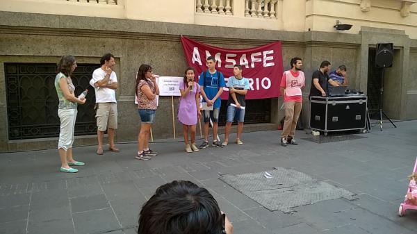 Estuvimos en la calle reclamando el aumento que nos corresponde