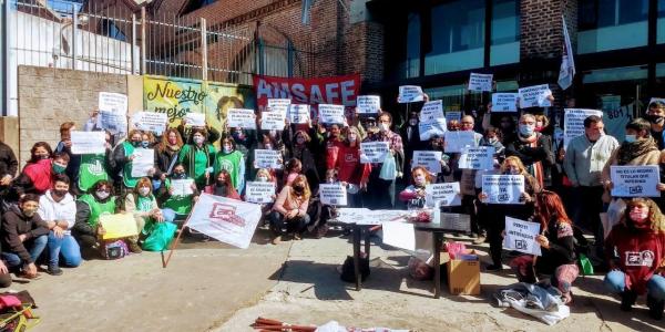 Comedores escolares: “ni tres empanadas”.