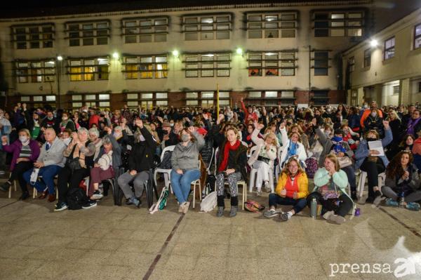 Masiva asamblea electoral