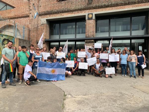 Reclamo en el Ministerio por falta de agua en varias escuelas de Rosario y VGG