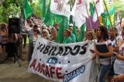 Jubiladas y jubilados de Amsafe Rosario siempre presentes.