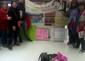 Protesta en el Ministerio de Educación por falta de agua y gas. 