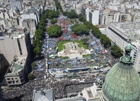 Media sanción de la Ley Omnibus. Un ataque a la educación pública.