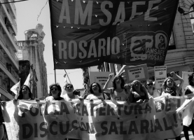 Frenemos la ofensiva del gobierno sobre los docentes y la escuela pública.