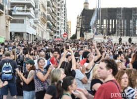 Masiva concentración y movilización que rechazo el decretazo de Milei