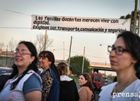 Vecinos del barrio docente reclamaron por mejores condiciones del mismo