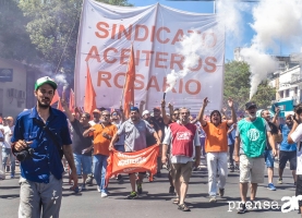 En solidaridad con los Trabajadores Aceiteros y los despedidos de Fabrica Militar
