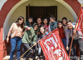 Abrazo a la Escuela n° 330 de Granadero Baigorria 