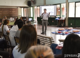 Curso de RCP Y Primeros Auxilios en la Escuela N° 114