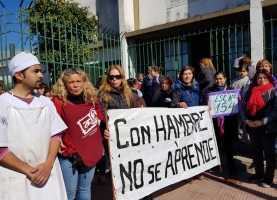 Abrazo Solidario a la escuela n° 1279 por falta de gas