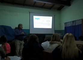 Delegados en prevención en escuela nº 6383 sobre planes de evacuación