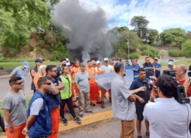 Contra los despidos nuestra solidaridad con los trabajadores portuarios