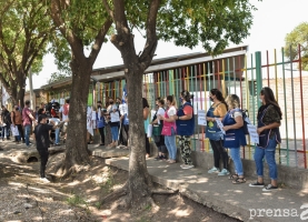 Abrazo Solidario a la esc. N°1380