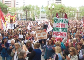 Más de 3000 docentes gritaron bien fuerte: La Caja no se Toca