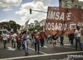 Participamos de la masiva movilización en la Av. 9 de Julio contra las políticas de ajuste del gobierno