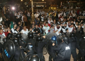 Acto en repudio a la represión docente frente al Congreso Nacional. Exigimos la inmediata liberación de los compañeros detenidos.